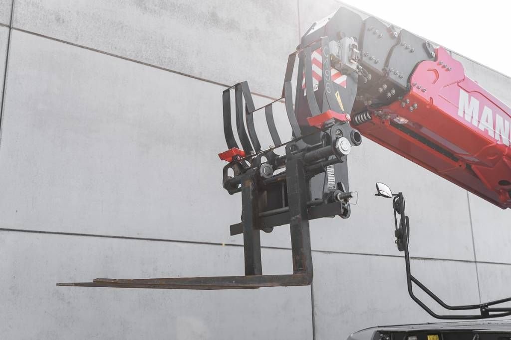 Teleskoplader a típus Manitou MRT 2260, Gebrauchtmaschine ekkor: Moerbeke (Kép 10)