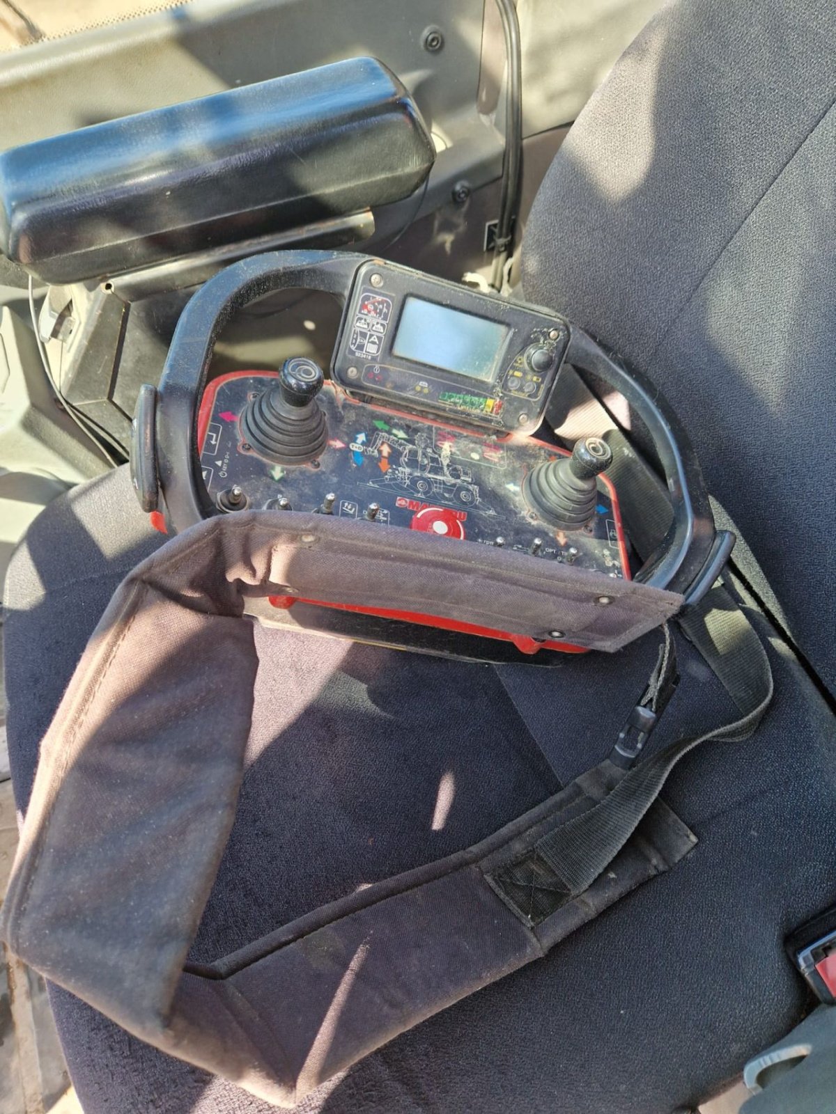 Teleskoplader tip Manitou MRT 2470 plus, Gebrauchtmaschine in Lunteren (Poză 8)