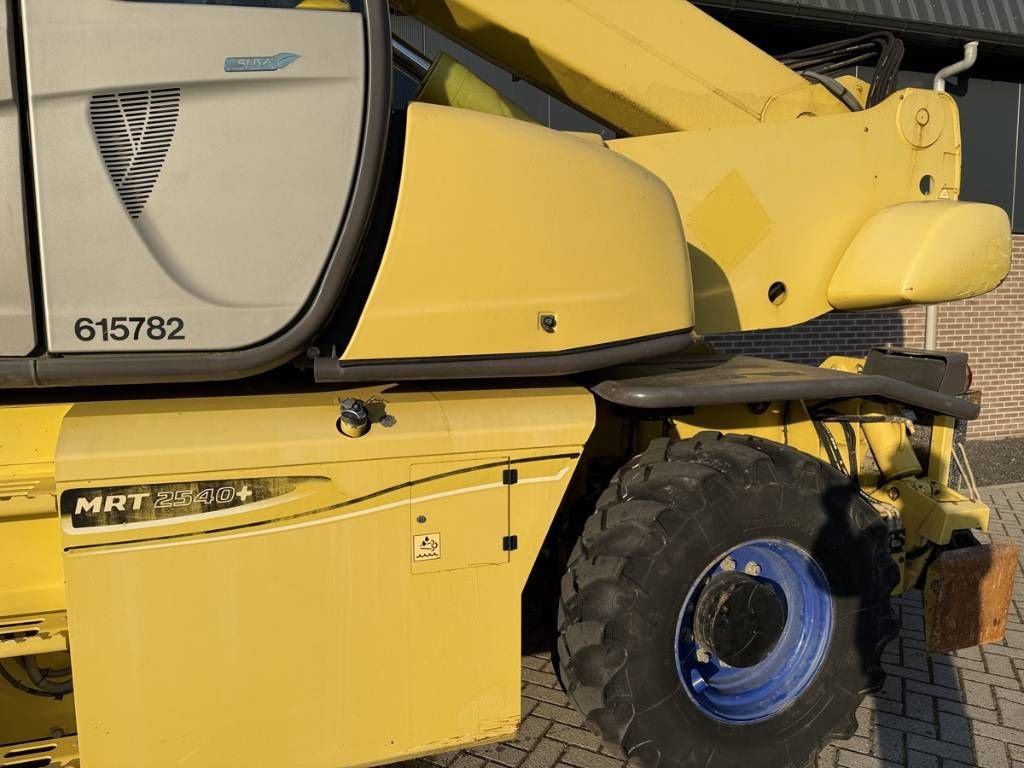 Teleskoplader vrste Manitou MRT 2540 Plus Privilege ST4, Gebrauchtmaschine v Luttenberg (Slika 3)