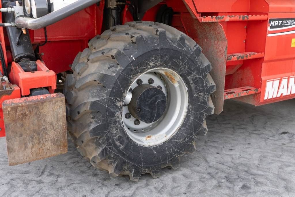 Teleskoplader del tipo Manitou MRT 2550 Plus Privilege, Gebrauchtmaschine en Moerbeke (Imagen 9)