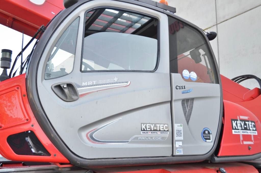 Teleskoplader typu Manitou MRT 2550, Gebrauchtmaschine v Moerbeke (Obrázek 9)