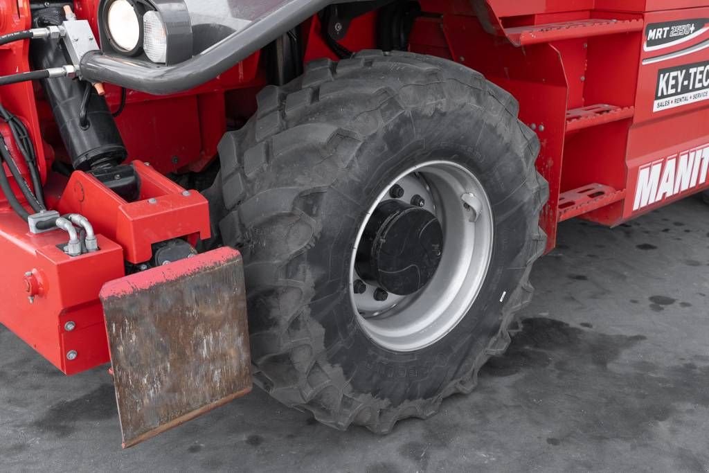 Teleskoplader typu Manitou MRT 2550, Gebrauchtmaschine v Moerbeke (Obrázek 10)