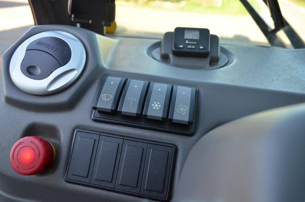 Teleskoplader typu Manitou MRT 2550, Gebrauchtmaschine v Moerbeke (Obrázok 11)