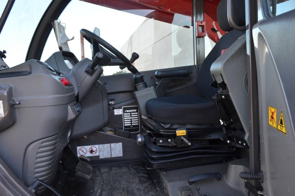 Teleskoplader типа Manitou MRT 2550, Gebrauchtmaschine в Moerbeke (Фотография 5)