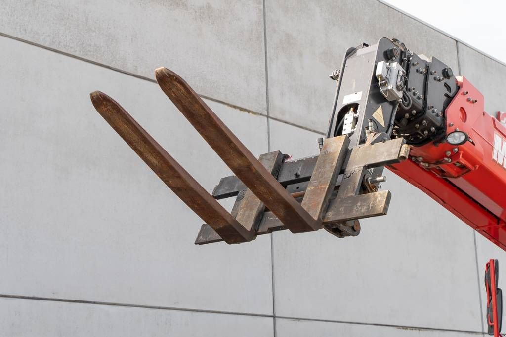 Teleskoplader of the type Manitou MRT 2550, Gebrauchtmaschine in Moerbeke (Picture 9)