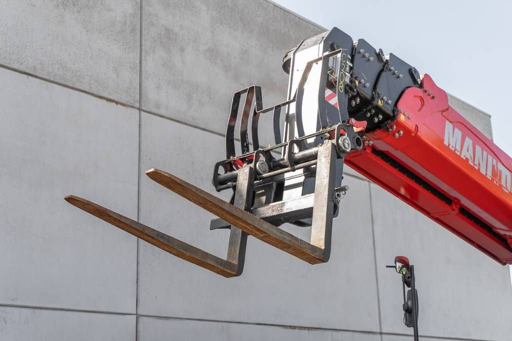 Teleskoplader a típus Manitou MRT 2660, Gebrauchtmaschine ekkor: Moerbeke (Kép 9)