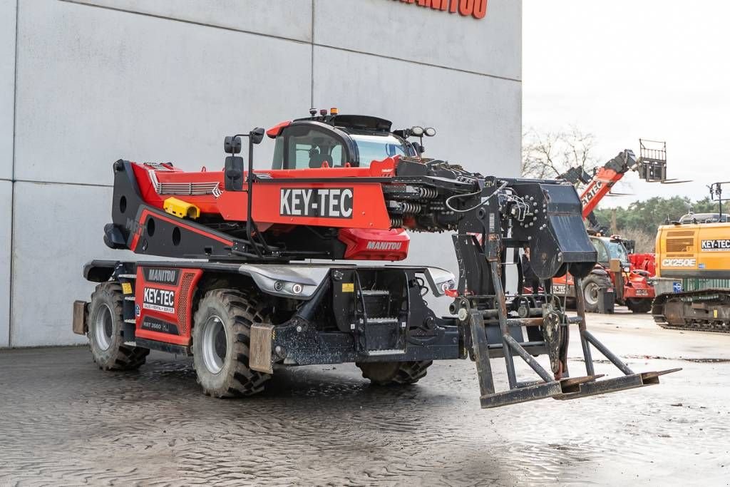 Teleskoplader tip Manitou MRT 2660, Gebrauchtmaschine in Moerbeke (Poză 2)