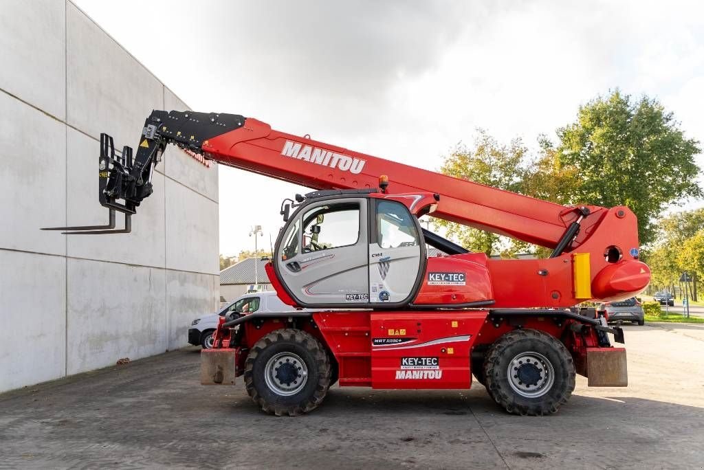 Teleskoplader tip Manitou MRT 3050+, Gebrauchtmaschine in Moerbeke (Poză 4)