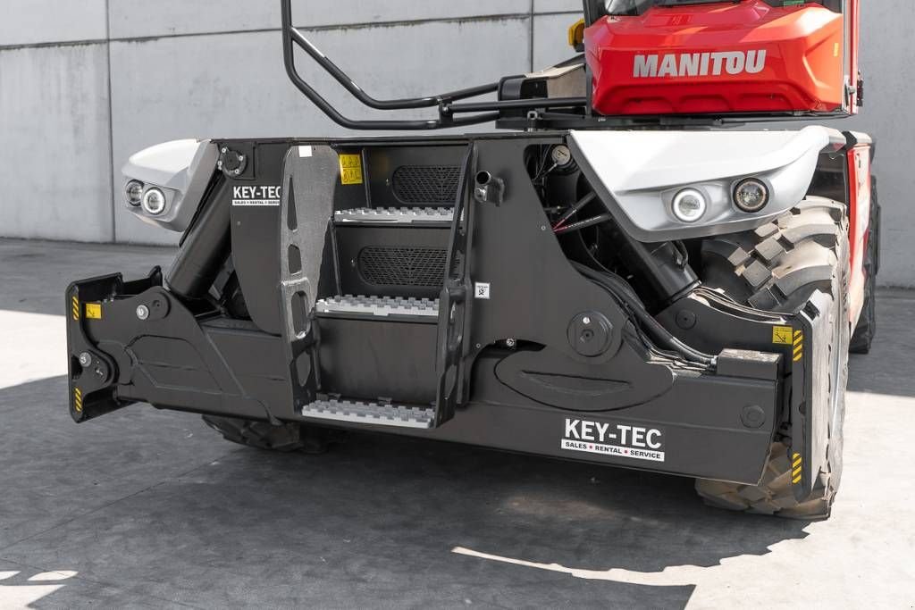 Teleskoplader of the type Manitou MRT 3060, Neumaschine in Moerbeke (Picture 11)