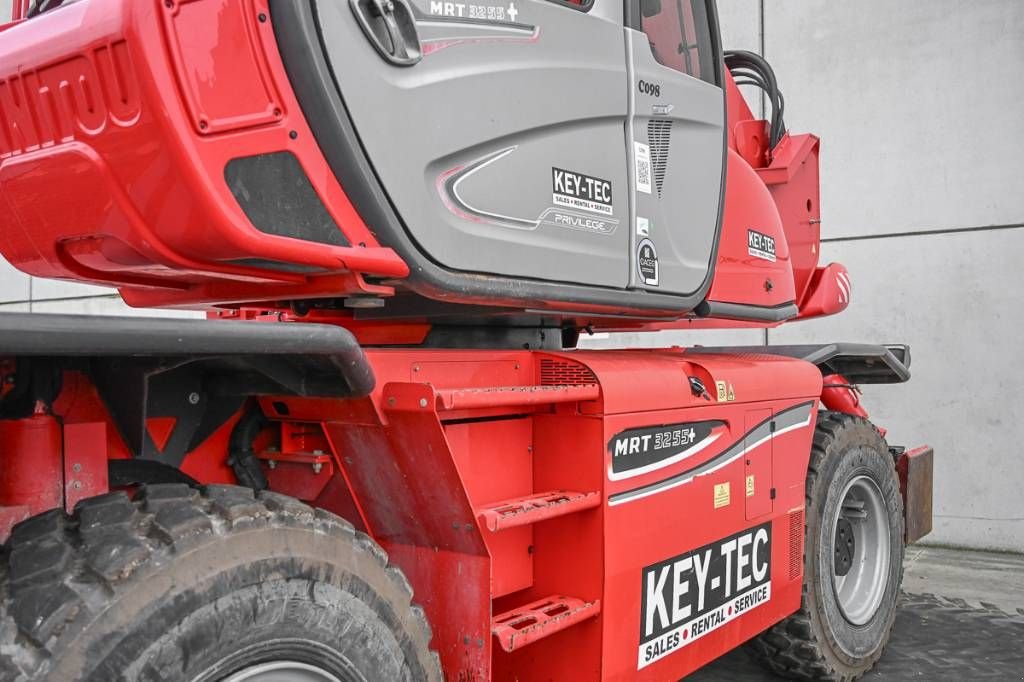 Teleskoplader of the type Manitou MRT 3255, Gebrauchtmaschine in Moerbeke (Picture 10)