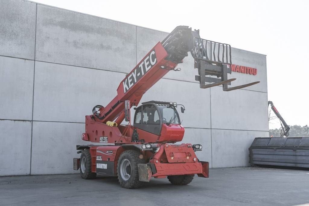 Teleskoplader of the type Manitou MRT 3255, Gebrauchtmaschine in Moerbeke (Picture 3)