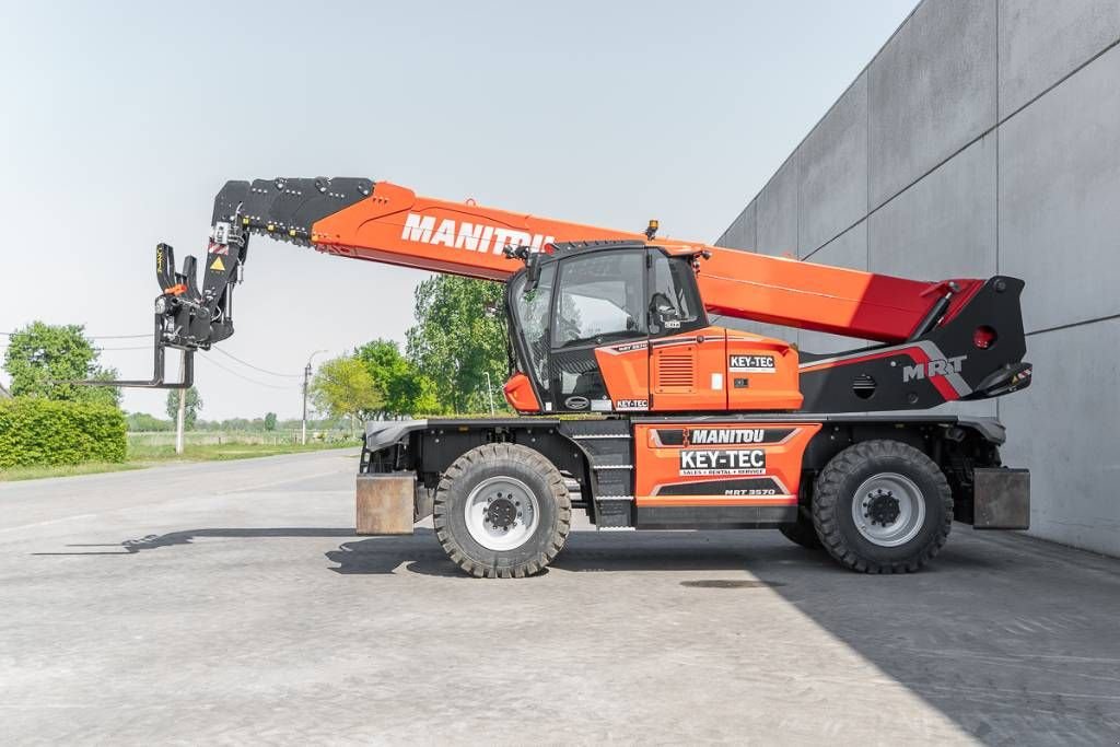 Teleskoplader of the type Manitou MRT 3570 360 210 Y, Gebrauchtmaschine in Moerbeke (Picture 4)