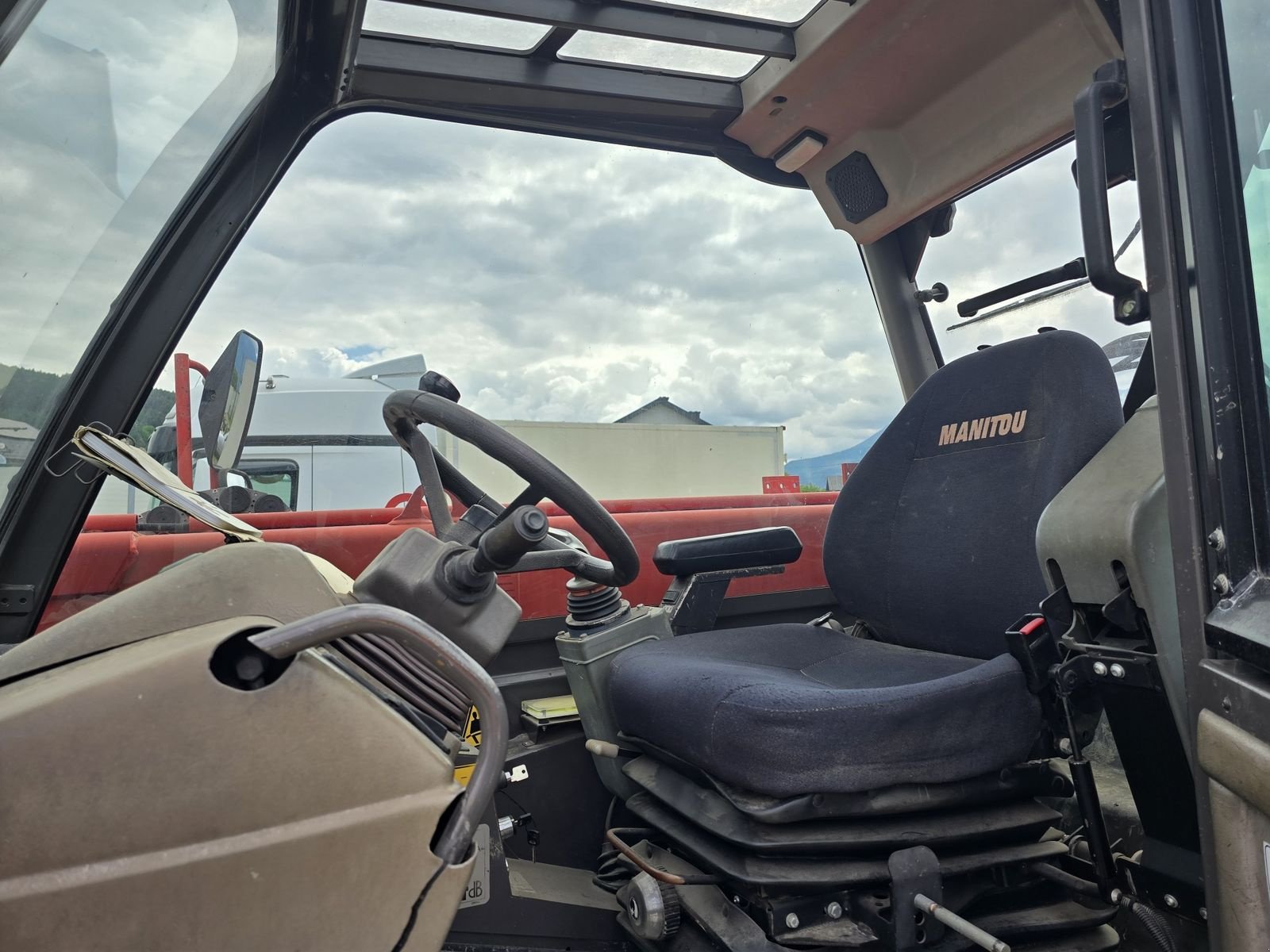 Teleskoplader of the type Manitou MRT1842, Gebrauchtmaschine in Gabersdorf (Picture 18)