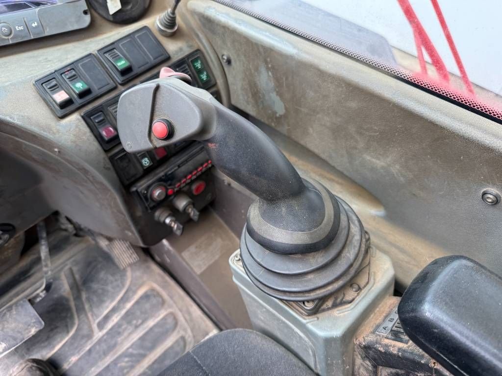 Teleskoplader of the type Manitou MRT2150+ Privilege - Remote Control / 4x4x4 / AC, Gebrauchtmaschine in Veldhoven (Picture 11)