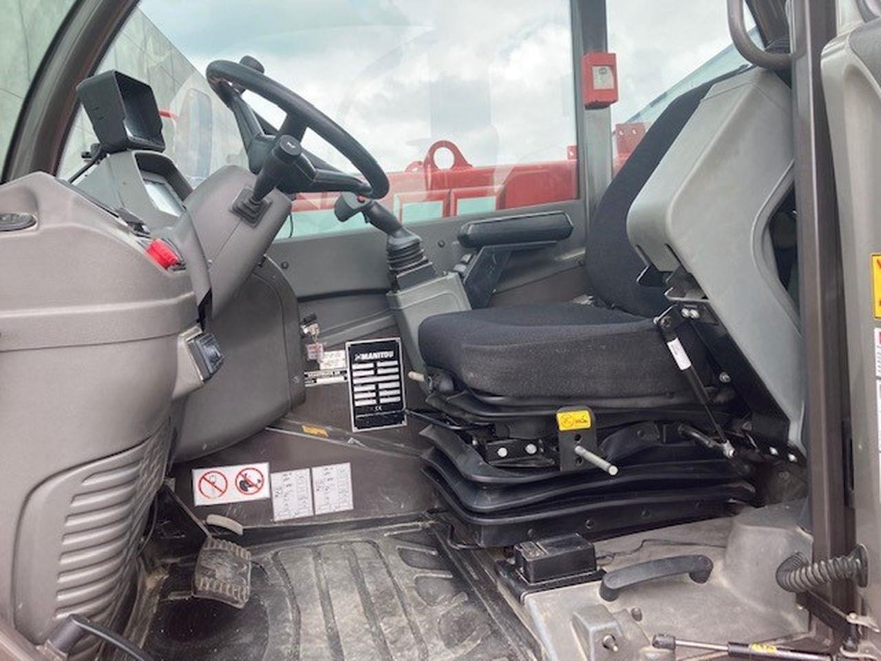 Teleskoplader от тип Manitou MRT2150P+ ST4, Gebrauchtmaschine в Skive (Снимка 9)