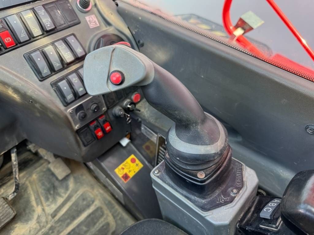 Teleskoplader typu Manitou MRT2250+ - German Machine / Remote Control / 4x4x4, Gebrauchtmaschine v Veldhoven (Obrázek 9)