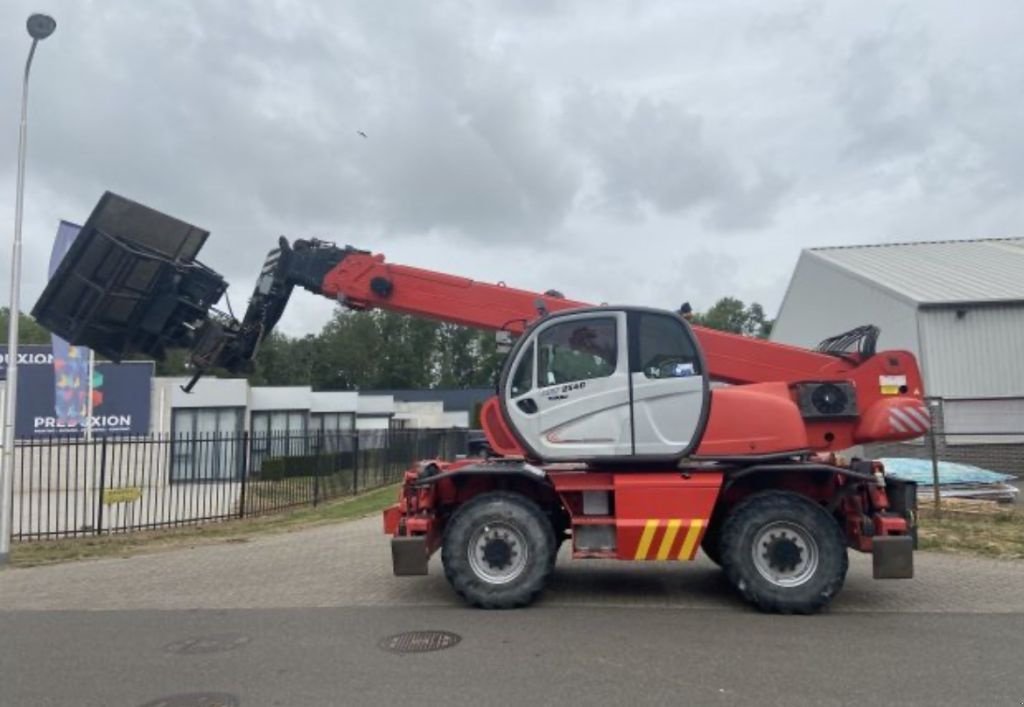 Teleskoplader del tipo Manitou MRT2540, Gebrauchtmaschine In Doetinchem (Immagine 2)