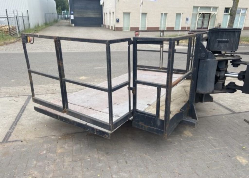 Teleskoplader del tipo Manitou MRT2540, Gebrauchtmaschine In Doetinchem (Immagine 8)