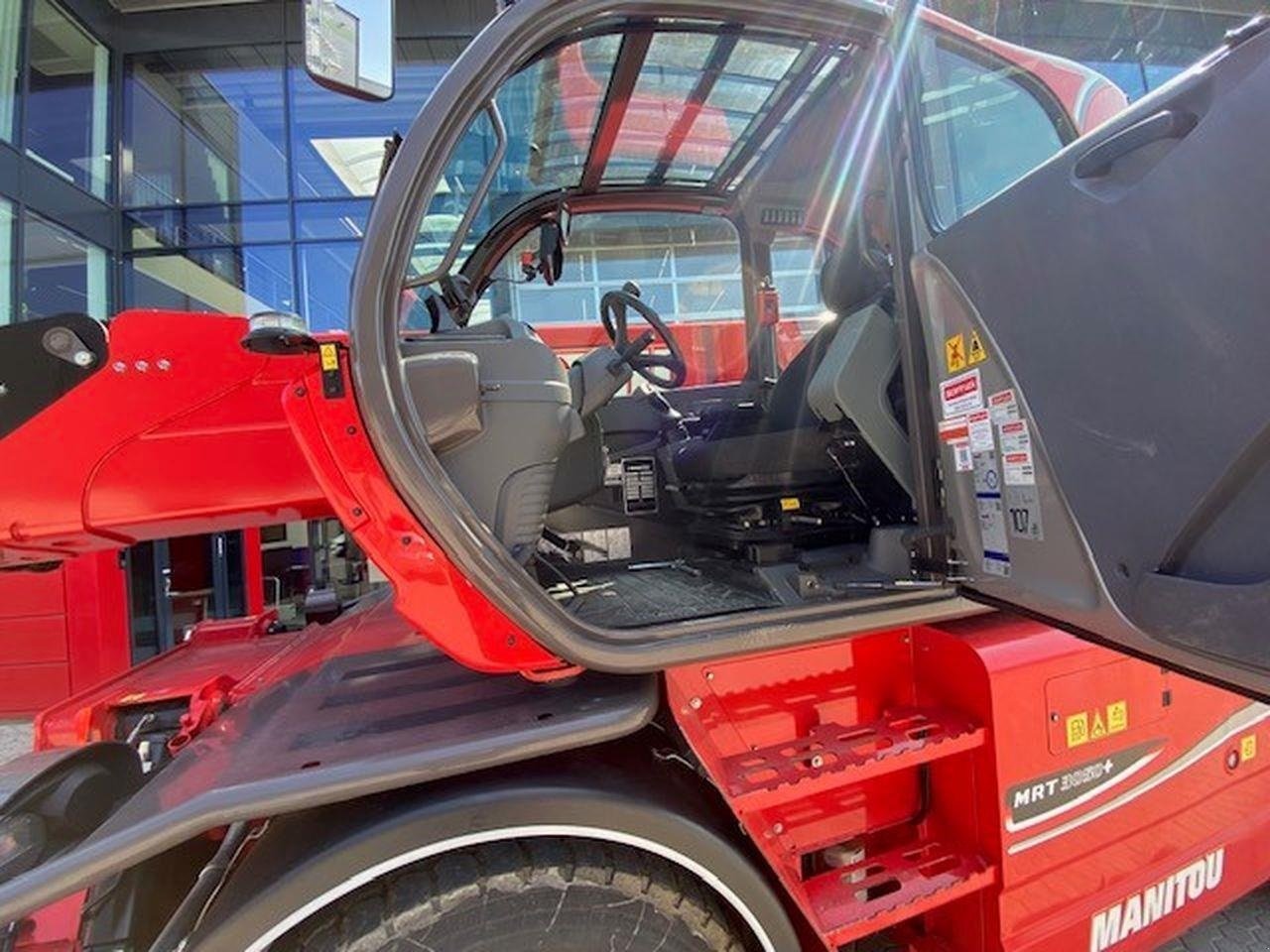 Teleskoplader tipa Manitou MRT3050P+ ST4, Gebrauchtmaschine u Skive (Slika 5)