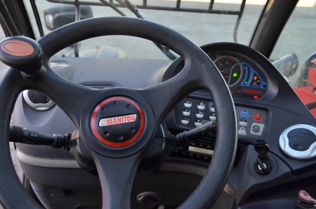 Teleskoplader типа Manitou MT 1135, Gebrauchtmaschine в Moerbeke (Фотография 7)