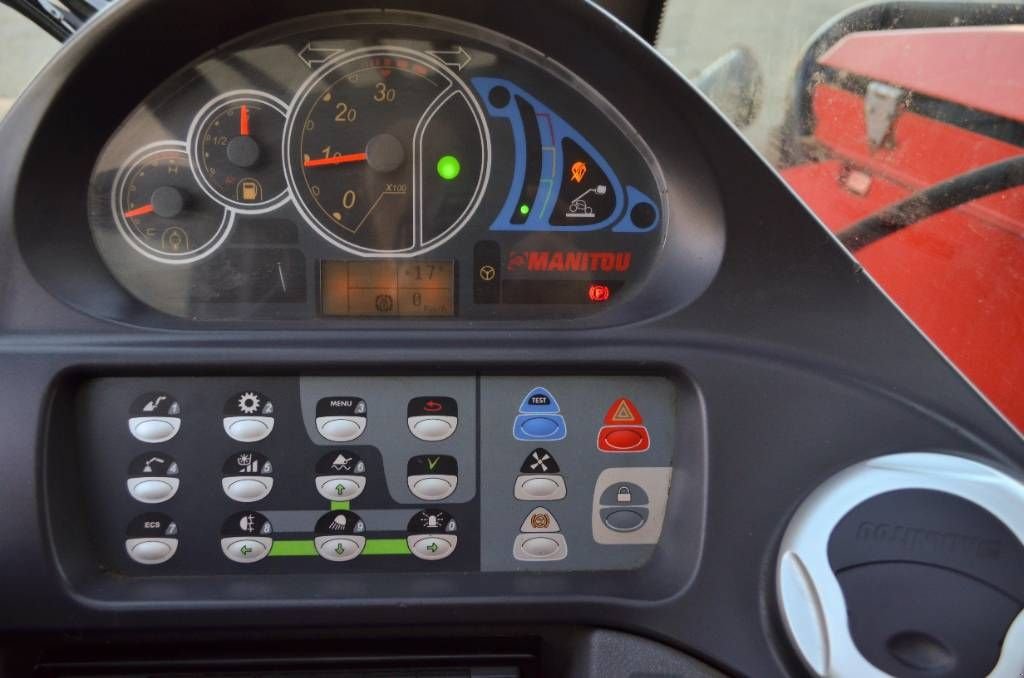 Teleskoplader типа Manitou MT 1135, Gebrauchtmaschine в Moerbeke (Фотография 9)