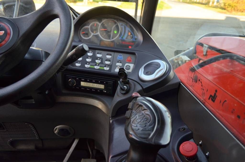 Teleskoplader типа Manitou MT 1135, Gebrauchtmaschine в Moerbeke (Фотография 11)