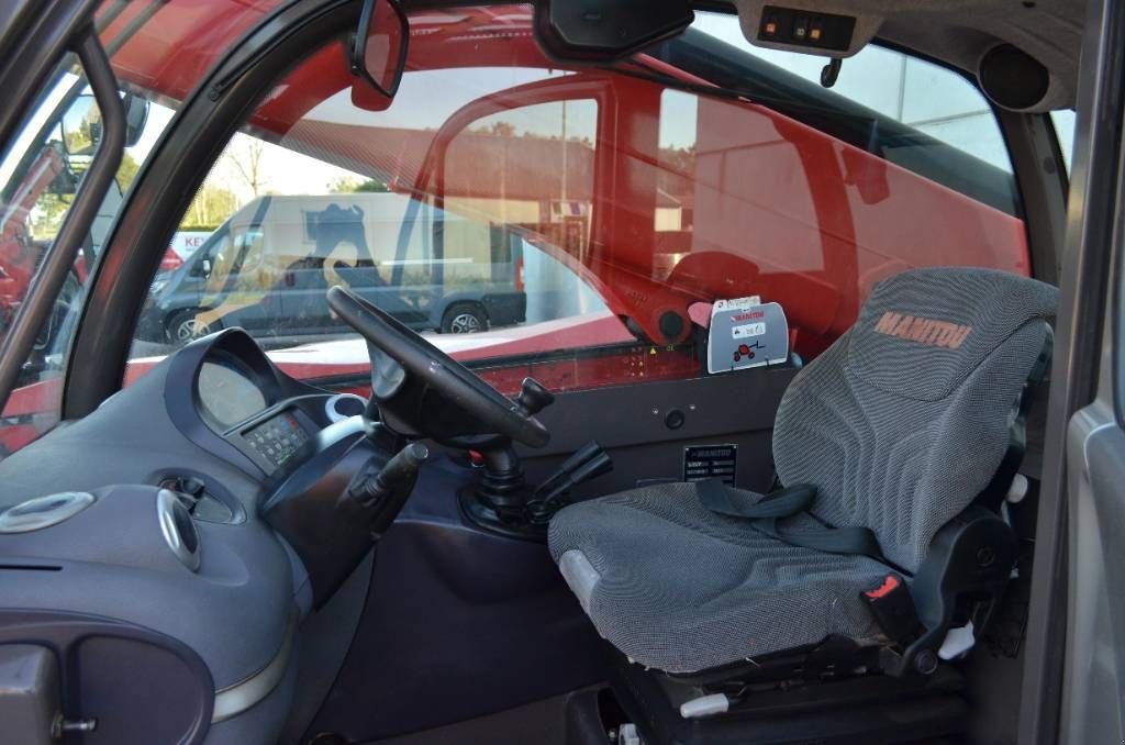 Teleskoplader типа Manitou MT 1135, Gebrauchtmaschine в Moerbeke (Фотография 5)