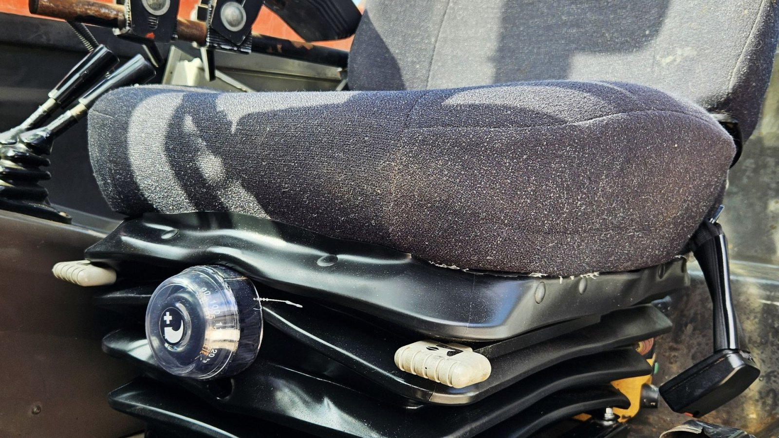 Teleskoplader tip Manitou MT 1232 ST / med 4 stk tilbehør / 8600 timer, Gebrauchtmaschine in Arden (Poză 19)