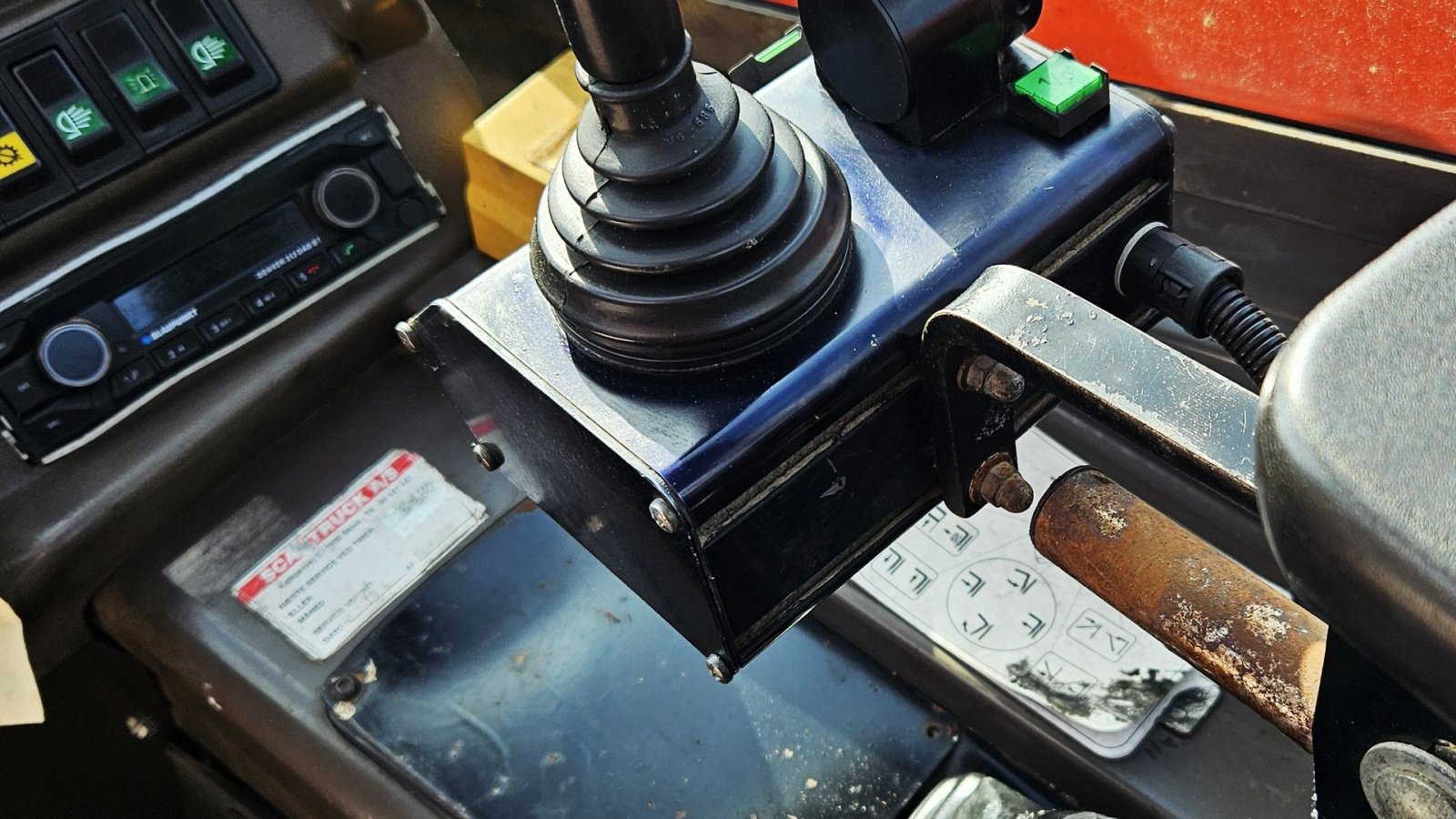 Teleskoplader tip Manitou MT 1232 ST / med 4 stk tilbehør / 8600 timer, Gebrauchtmaschine in Arden (Poză 18)