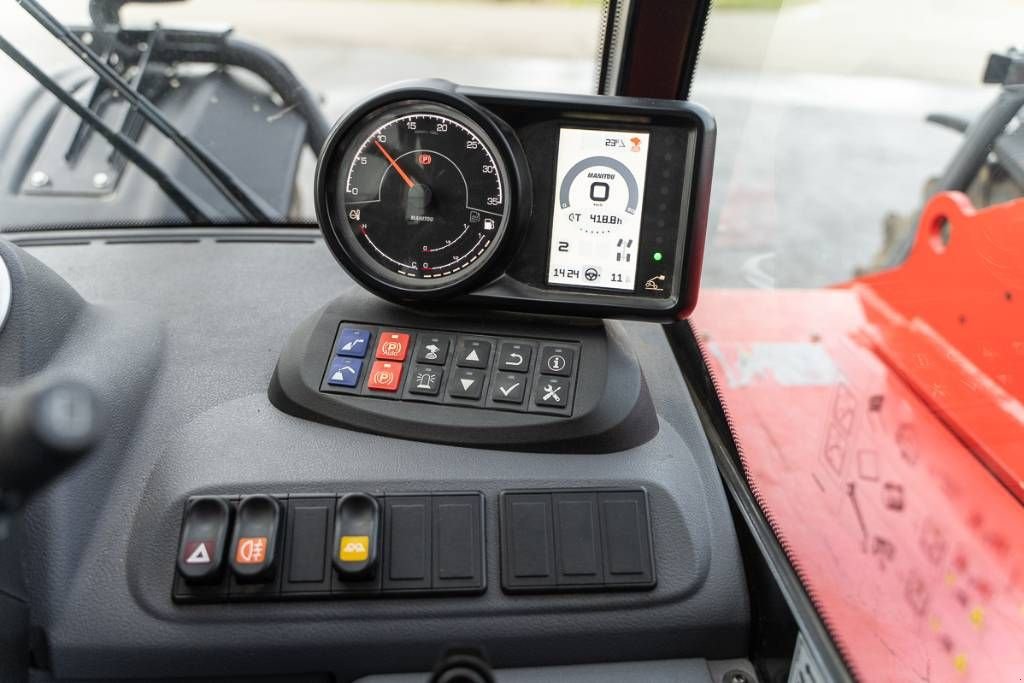 Teleskoplader tip Manitou MT 730, Gebrauchtmaschine in Moerbeke (Poză 10)