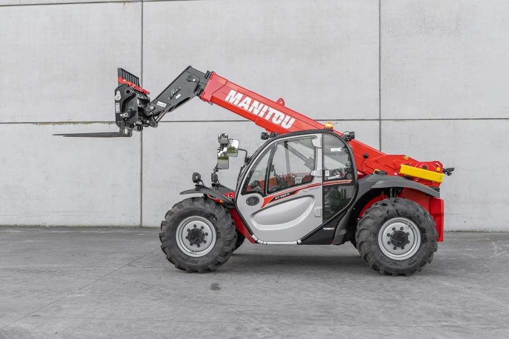 Teleskoplader of the type Manitou MT 930, Neumaschine in Moerbeke (Picture 4)