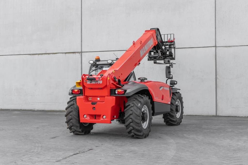 Teleskoplader of the type Manitou MT 930, Neumaschine in Moerbeke (Picture 5)