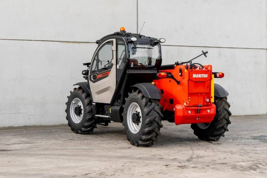 Teleskoplader of the type Manitou MT 935, Neumaschine in Moerbeke (Picture 8)