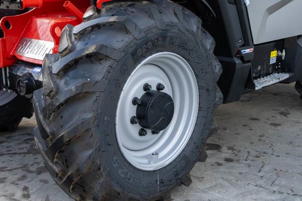 Teleskoplader of the type Manitou MT 935, Neumaschine in Moerbeke (Picture 10)