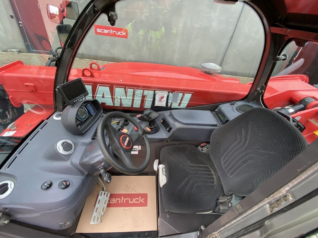 Teleskoplader от тип Manitou MT625H COMFORT, Gebrauchtmaschine в Skive (Снимка 3)