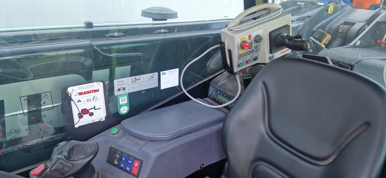 Teleskoplader tip Manitou MT930 HA 75K Teleskoplader Arbeitsbühne Arbeitskorb BJ. 2023 850 Stunden, Gebrauchtmaschine in Palling (Poză 4)