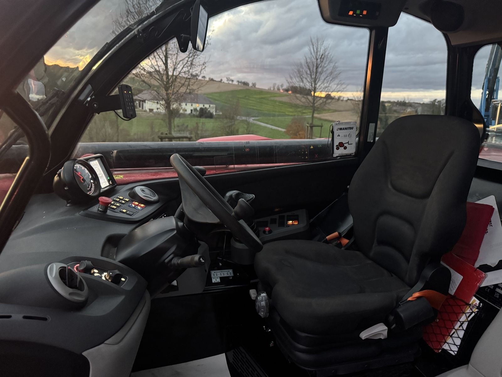 Teleskoplader of the type Manitou MT935, Gebrauchtmaschine in Wolfsbach (Picture 10)