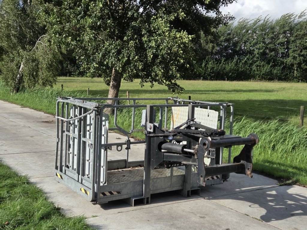 Teleskoplader typu Manitou NAC225/4MT werkbak 365 kg, Gebrauchtmaschine v Lunteren (Obrázek 2)