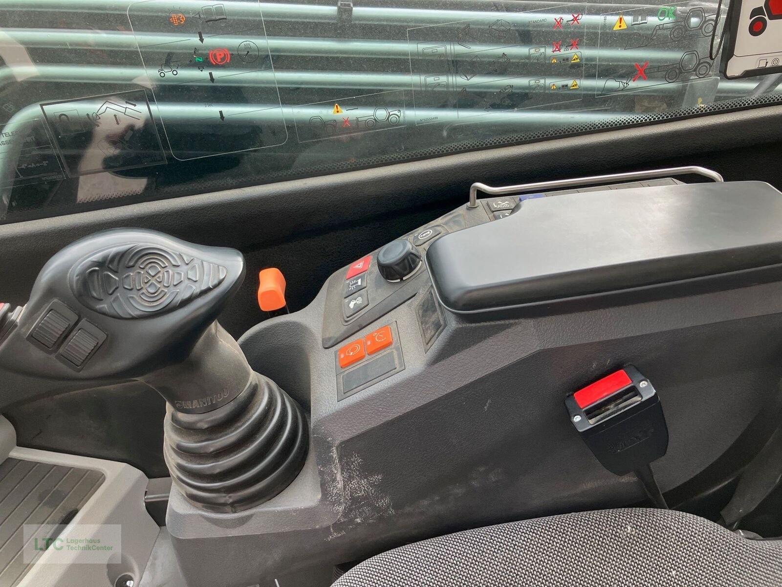 Teleskoplader of the type Manitou Teleskoplader MLT 635 Premium, Vorführmaschine in Korneuburg (Picture 13)