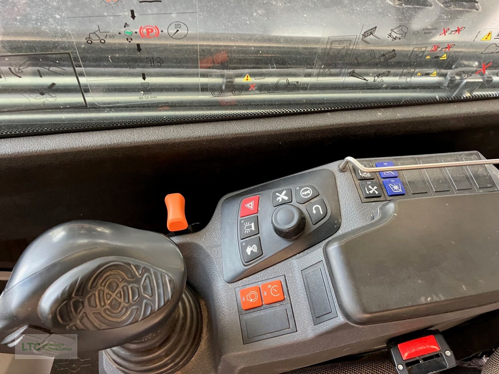 Teleskoplader of the type Manitou Teleskoplader MLT 635 Premium, Vorführmaschine in Korneuburg (Picture 14)