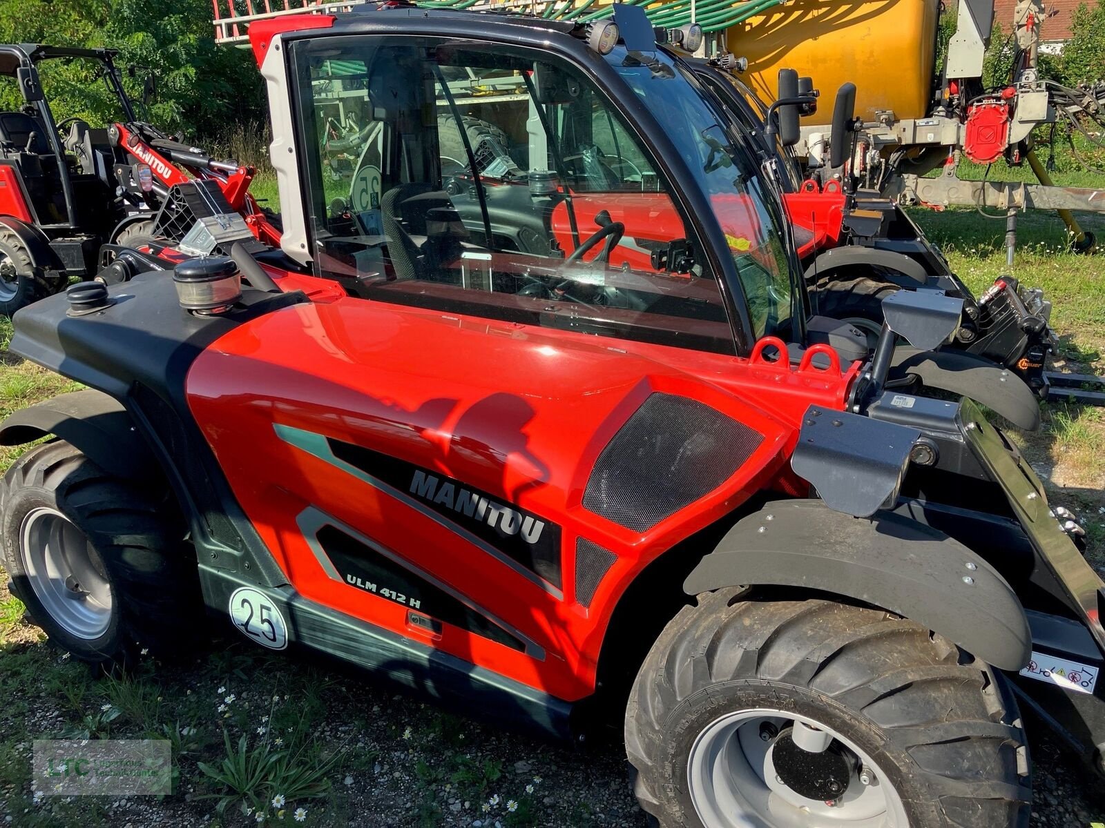 Teleskoplader of the type Manitou ULM 412 H, Vorführmaschine in Herzogenburg (Picture 1)