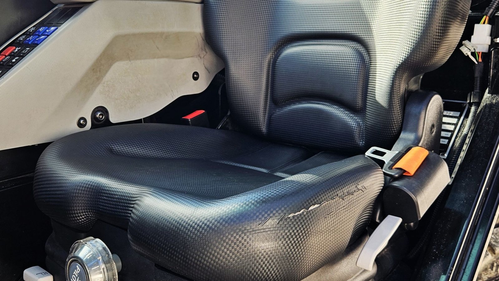 Teleskoplader of the type Manitou ULM 415 H / som ny / inkl. redskaber / kan køres på trailer, Gebrauchtmaschine in Arden (Picture 25)