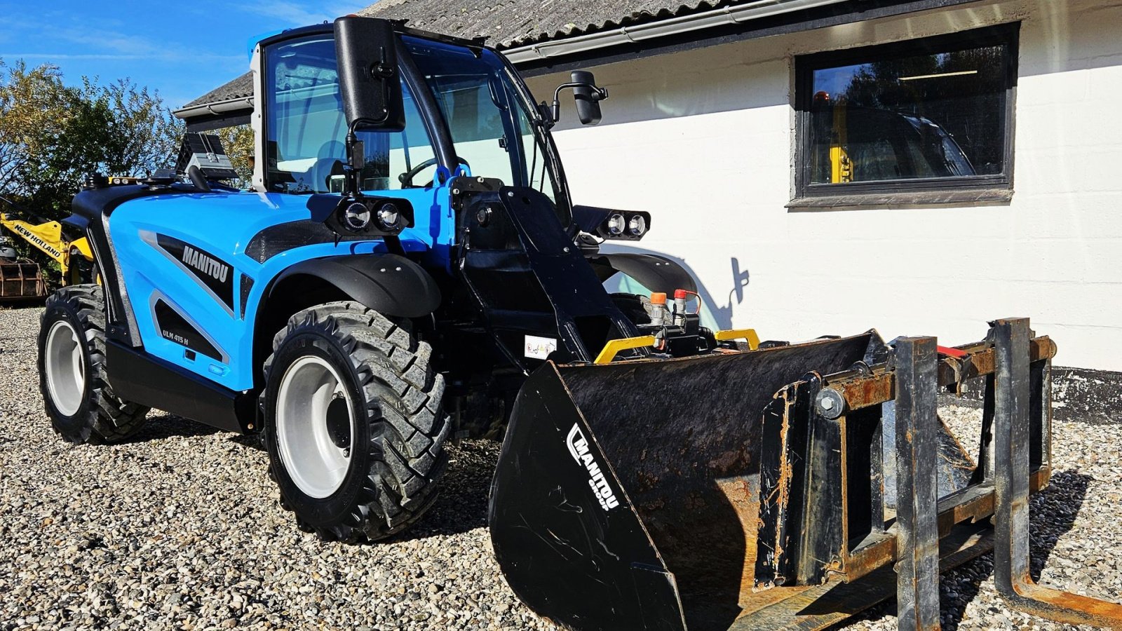 Teleskoplader of the type Manitou ULM 415 H / som ny / inkl. redskaber / kan køres på trailer, Gebrauchtmaschine in Arden (Picture 4)