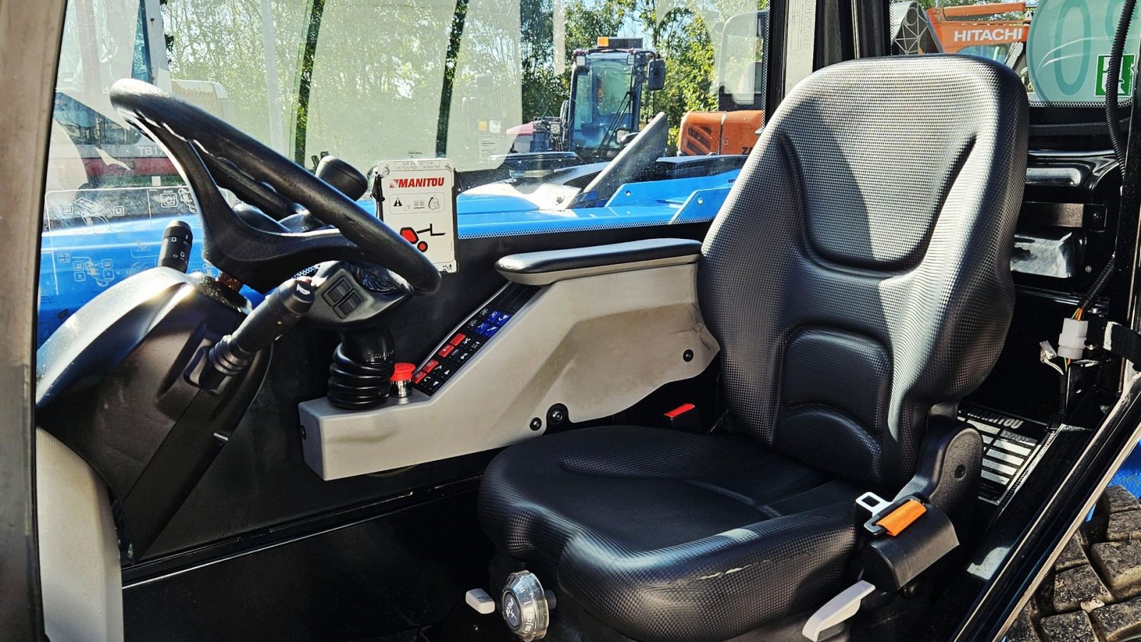 Teleskoplader of the type Manitou ULM 415 H / som ny / inkl. redskaber / kan køres på trailer, Gebrauchtmaschine in Arden (Picture 16)