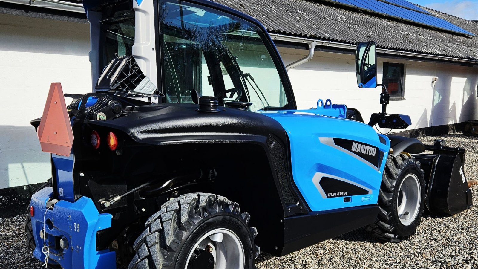 Teleskoplader of the type Manitou ULM 415 H / som ny / inkl. redskaber / kan køres på trailer, Gebrauchtmaschine in Arden (Picture 10)
