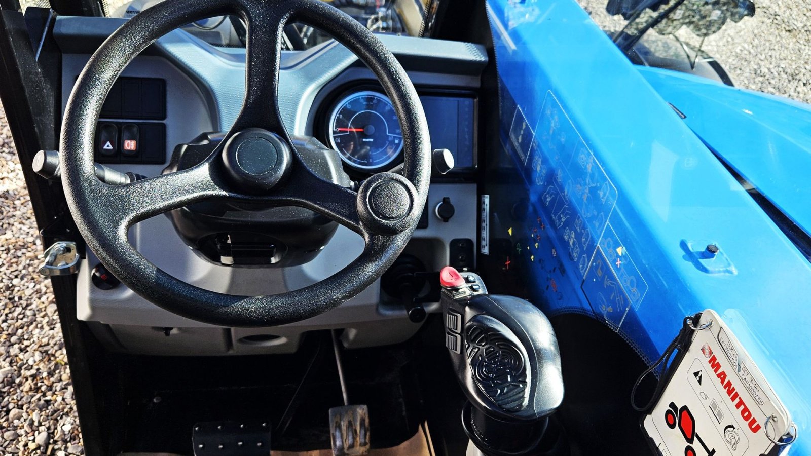 Teleskoplader of the type Manitou ULM 415 H / som ny / inkl. redskaber / kan køres på trailer, Gebrauchtmaschine in Arden (Picture 17)