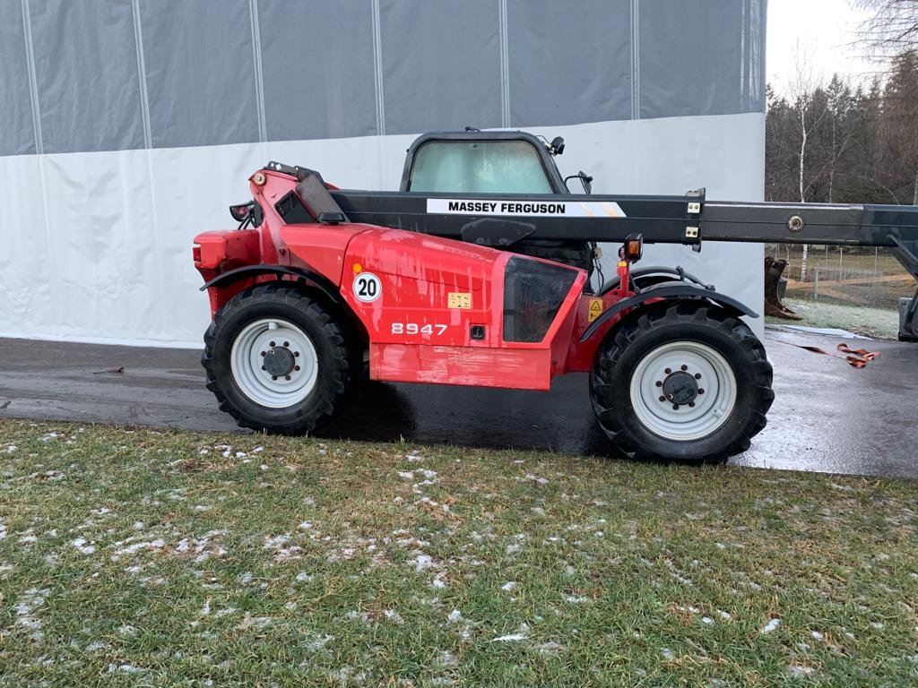 Teleskoplader des Typs Massey Ferguson 8947, Gebrauchtmaschine in Vorderweissenbach (Bild 2)