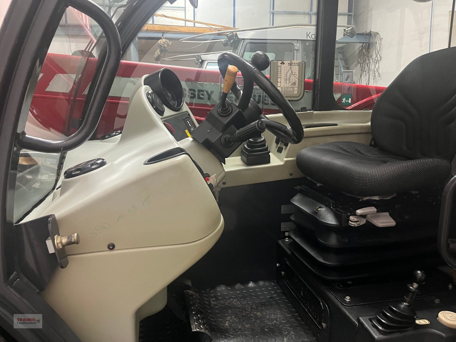 Teleskoplader of the type Massey Ferguson MF 9407S, Gebrauchtmaschine in Mainburg/Wambach (Picture 7)