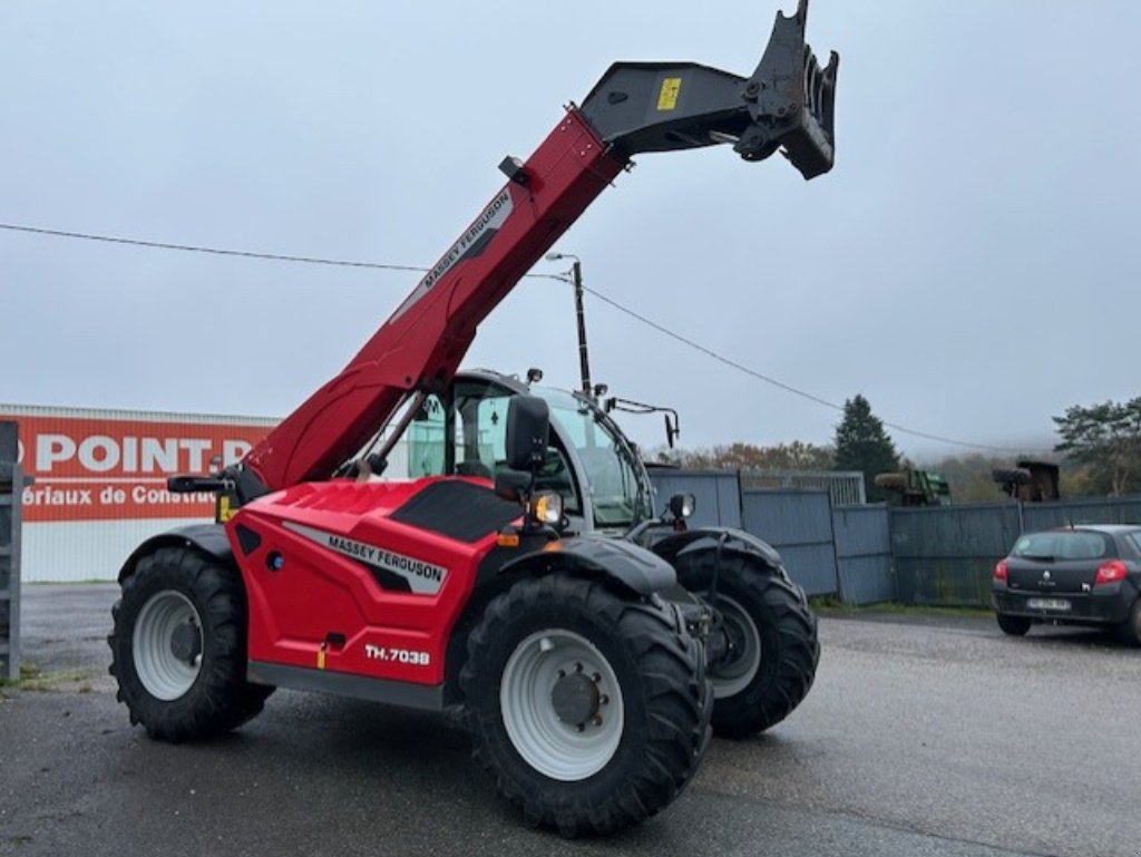 Teleskoplader tip Massey Ferguson MFTH7038, Gebrauchtmaschine in PONTIVY (Poză 8)