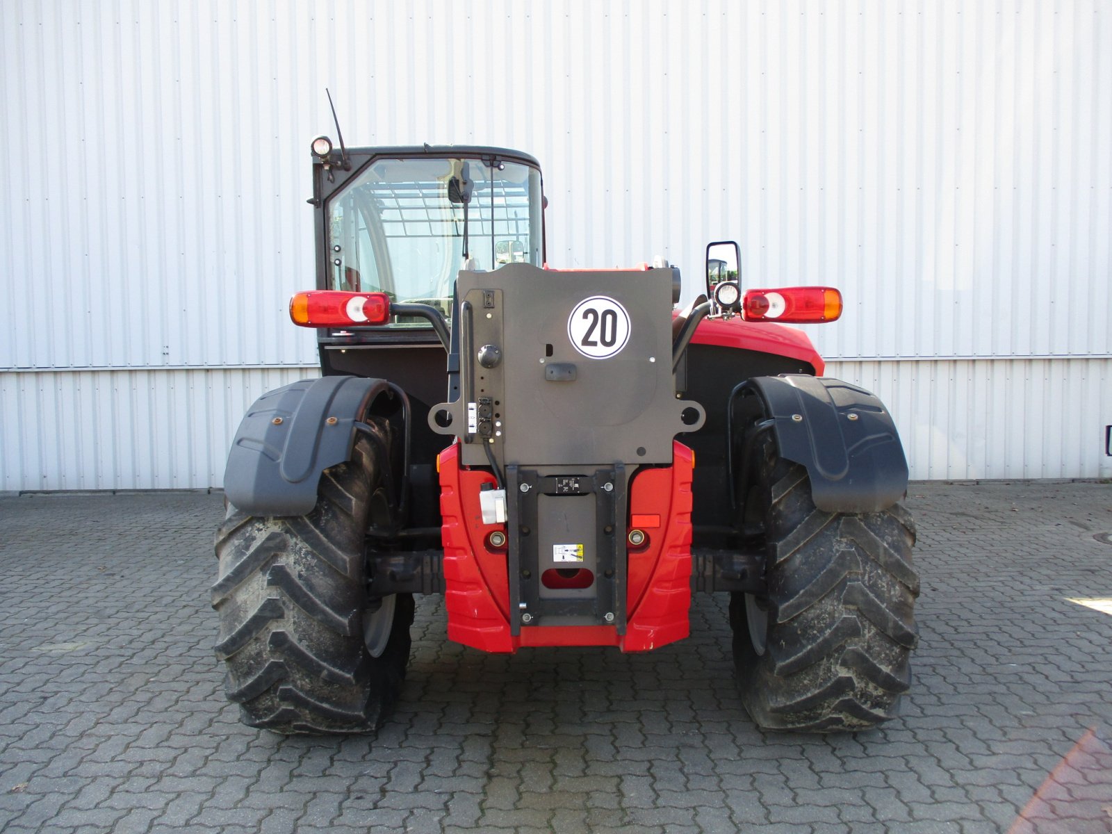 Teleskoplader of the type Massey Ferguson TH 7038 T4f, Gebrauchtmaschine in Korbach (Picture 4)